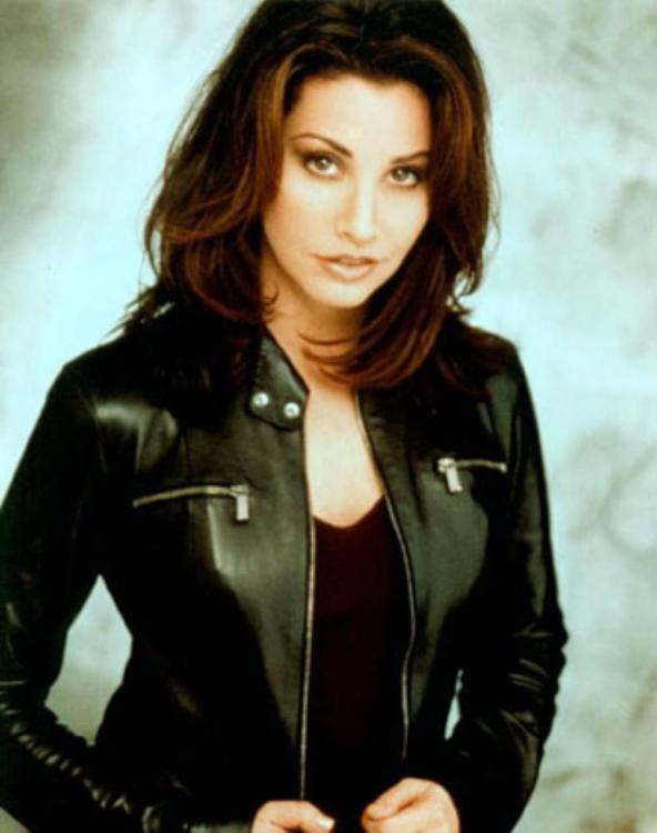 GinaGershon05 x300.jpg